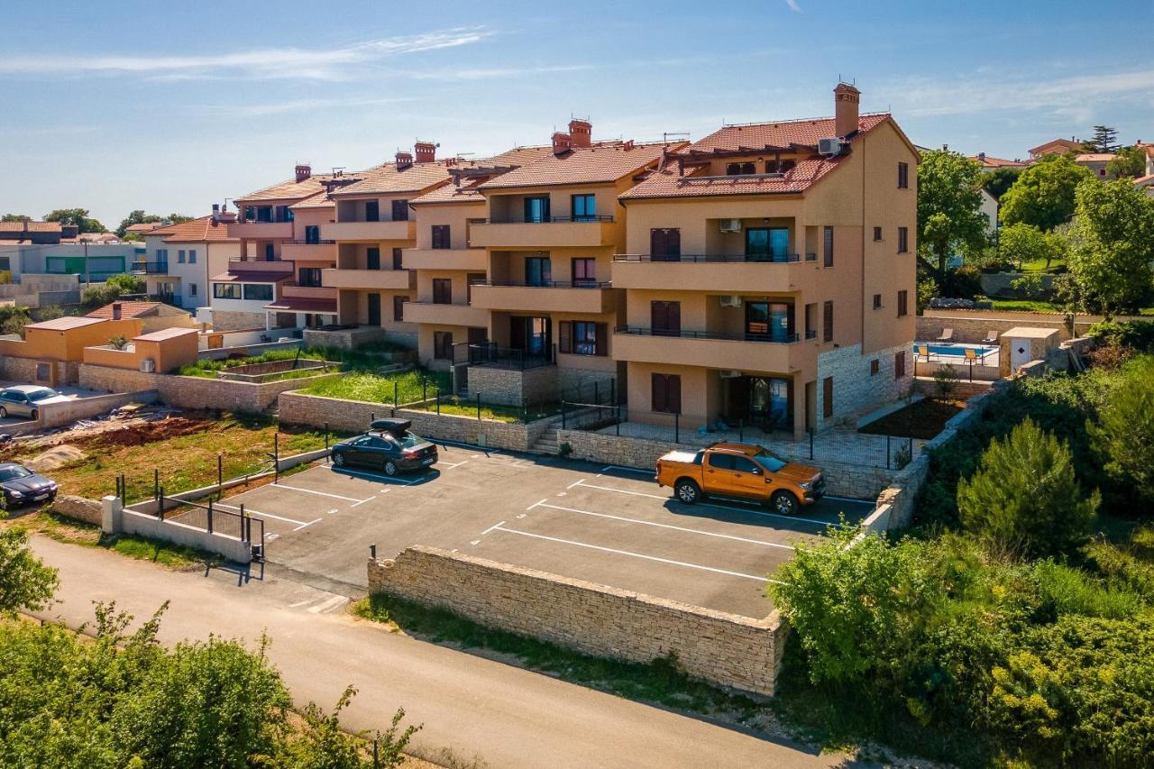 Apartments Cesare With Shared Pool Ližnjan Eksteriør billede