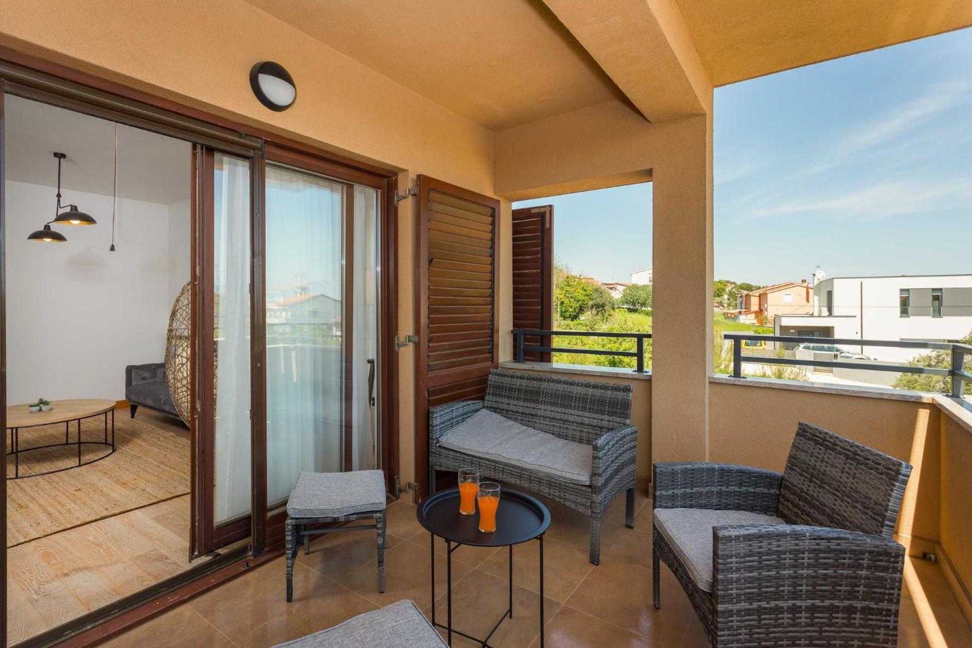Apartments Cesare With Shared Pool Ližnjan Eksteriør billede