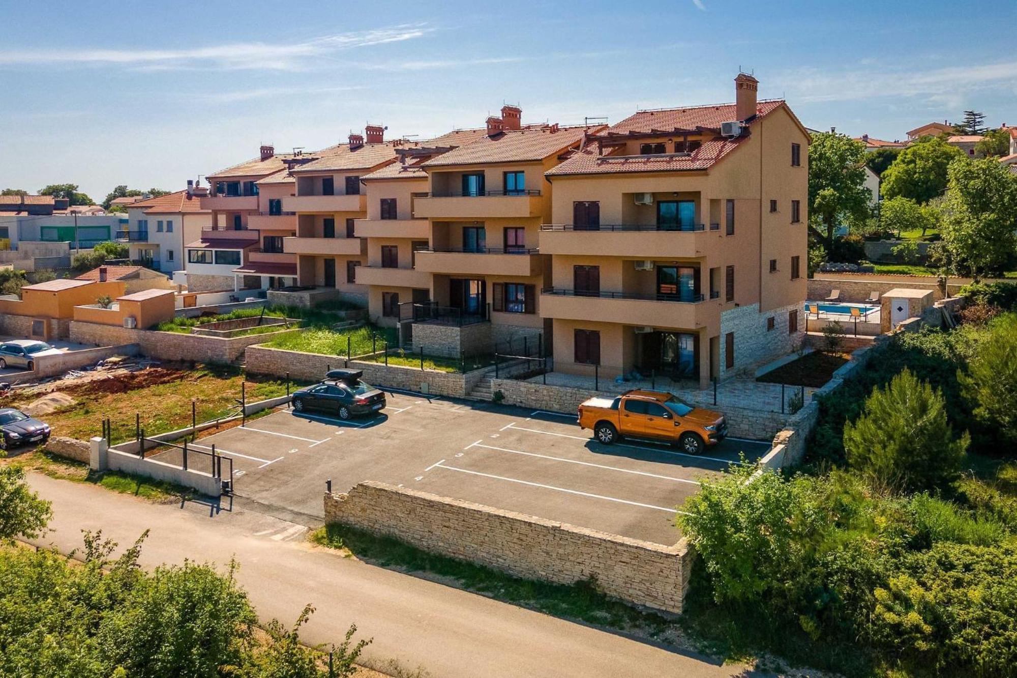 Apartments Cesare With Shared Pool Ližnjan Eksteriør billede